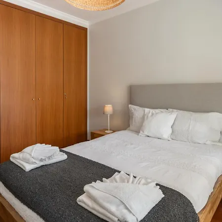 Close To Facilities Madalena Living דירה *
